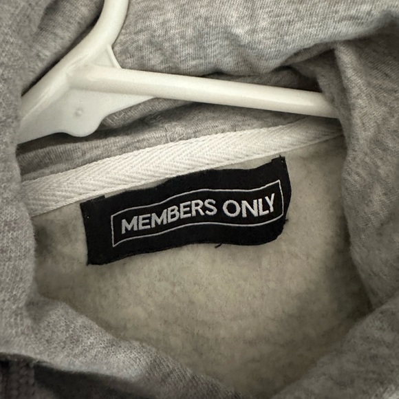 Member’s Only Colorblock Sweatshirt - Picture 4 of 5